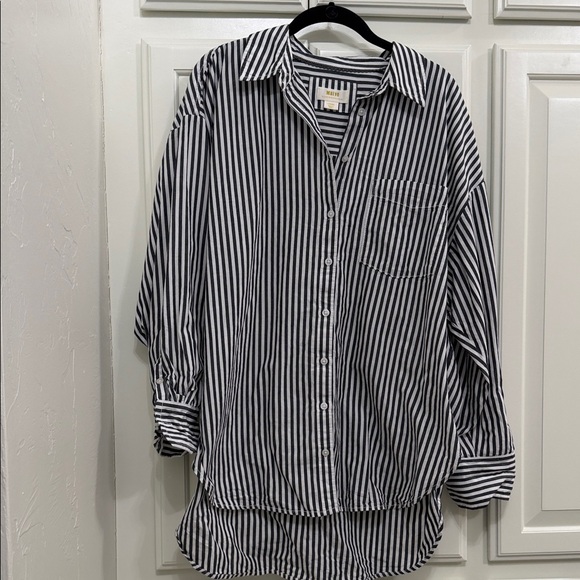 Anthropologie Tops - Anthropologie Black & White Vertical Stripe Button-Down Shirt